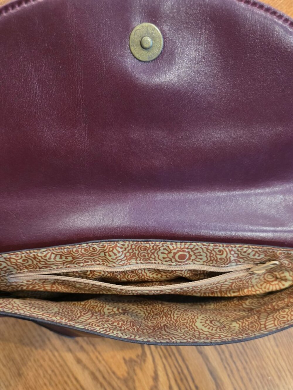 Guess handbag - Picture 4 of 4